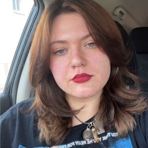 Meet your Posher, Kloey